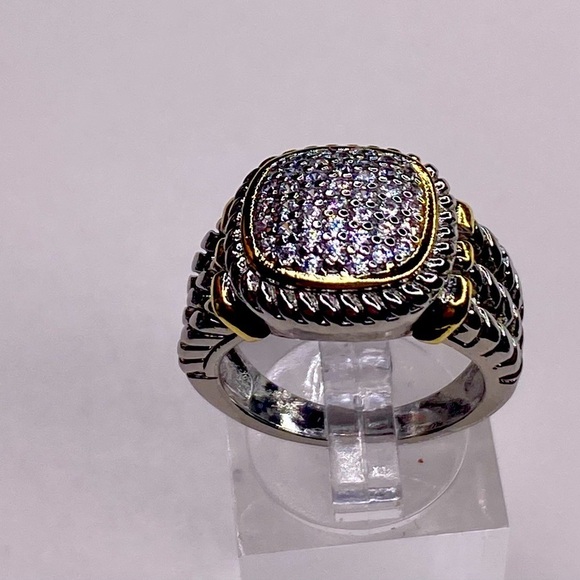 TWO TONE DESIGNER RING - Picture 1 of 3